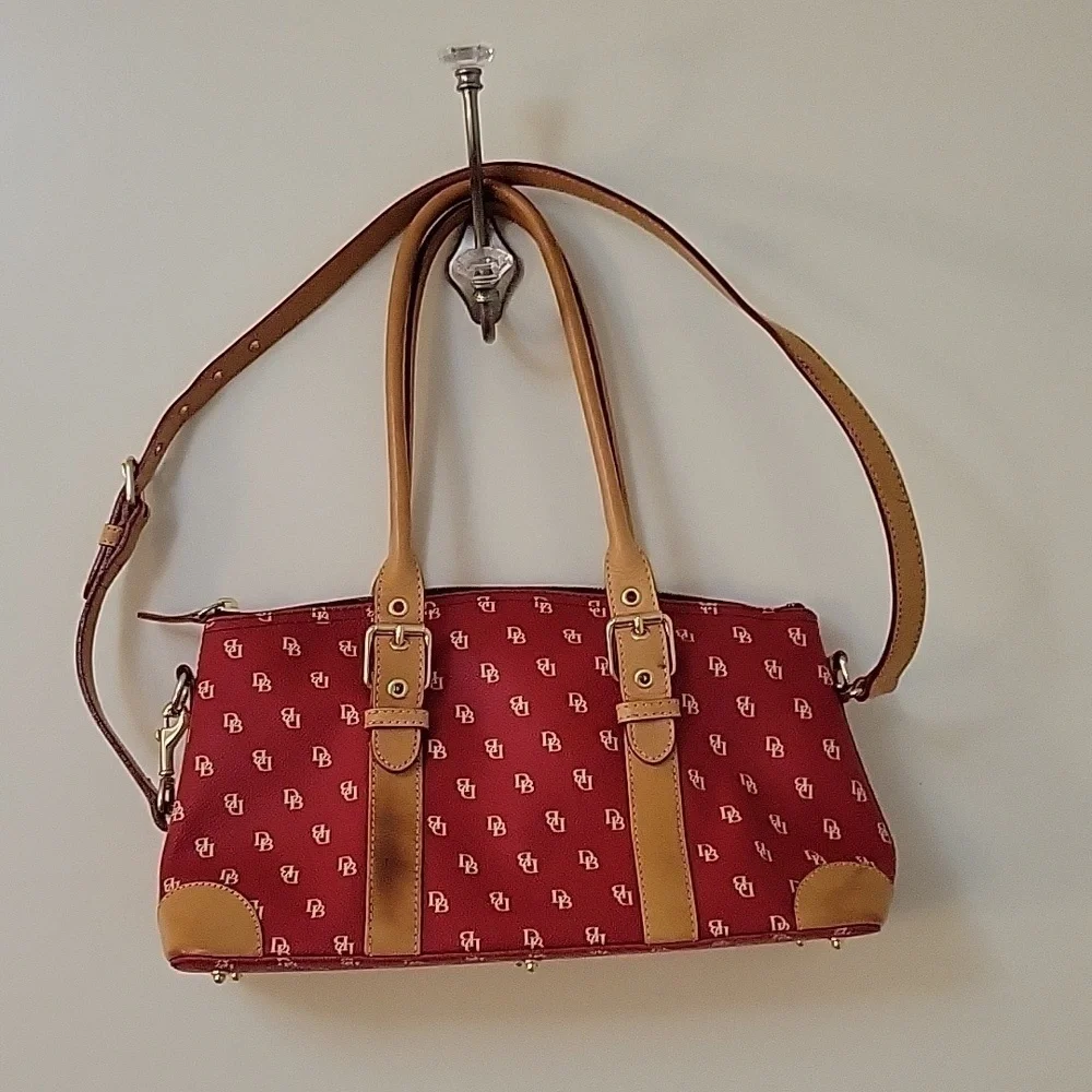 Dooney & Bourke 💥all leather